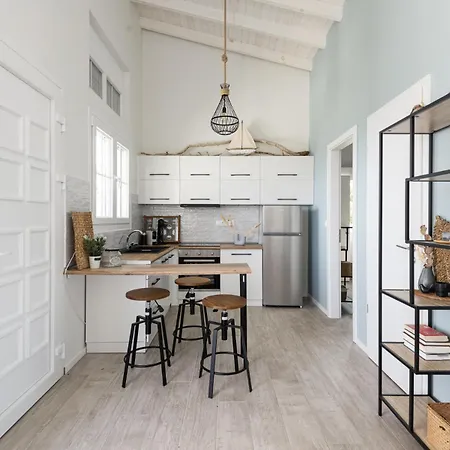 Hut , Potidea #feelslikehome