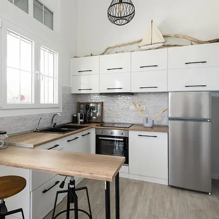 Hut , Potidea #feelslikehome Nea Poteidaia